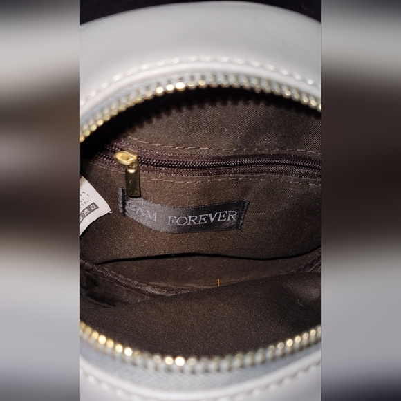 Round purse - Picture 3 of 3